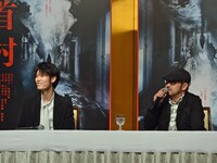 左から萩原利久、清水崇。