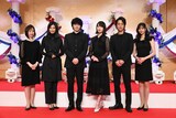 左から黒川智花、本仮屋ユイカ、林遣都、波瑠、溝端淳平、新川優愛。