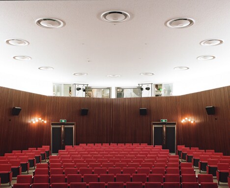 岩波ホール場内