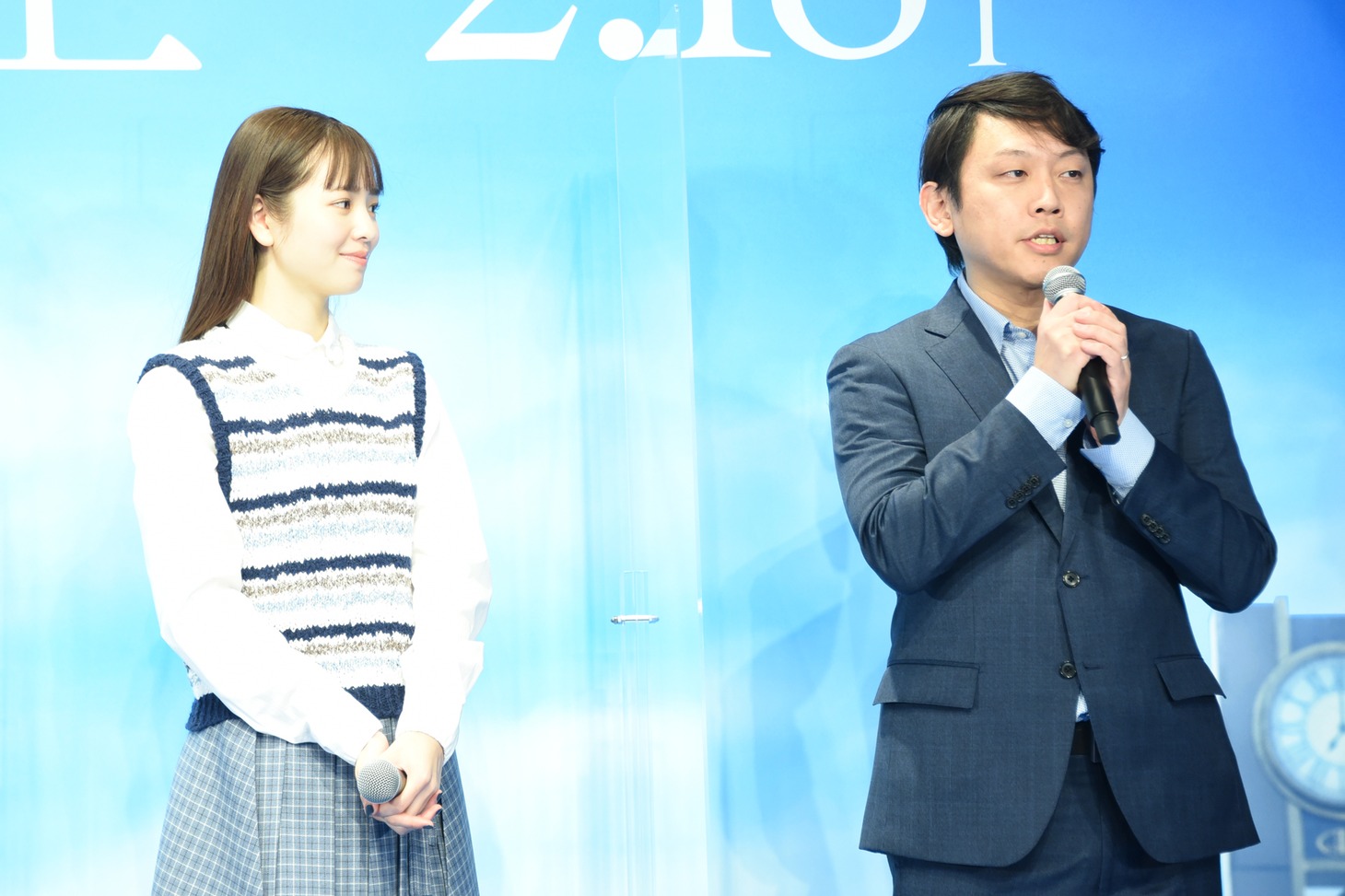 左から横田真悠、Yuki Saito。