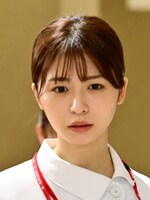 長濱ねる演じる伊東亜希。