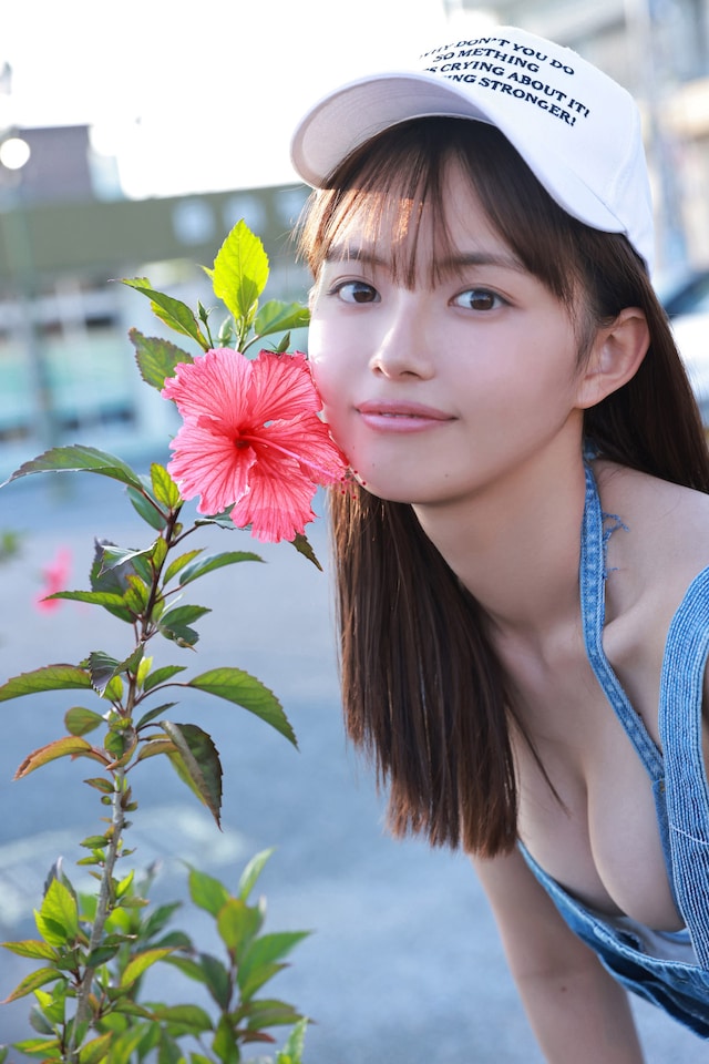 森日菜美ファースト写真集「もりだくさん。」より。（撮影/中山雅文）