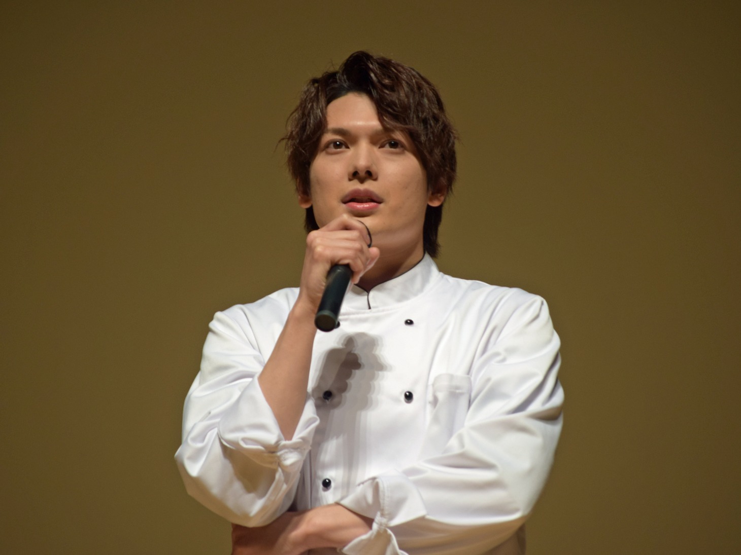 崎山つばさ