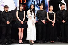 「牛首村」完成披露試写会の様子。左から清水崇、大谷凜香、Koki,、高橋文哉、芋生悠、松尾諭。