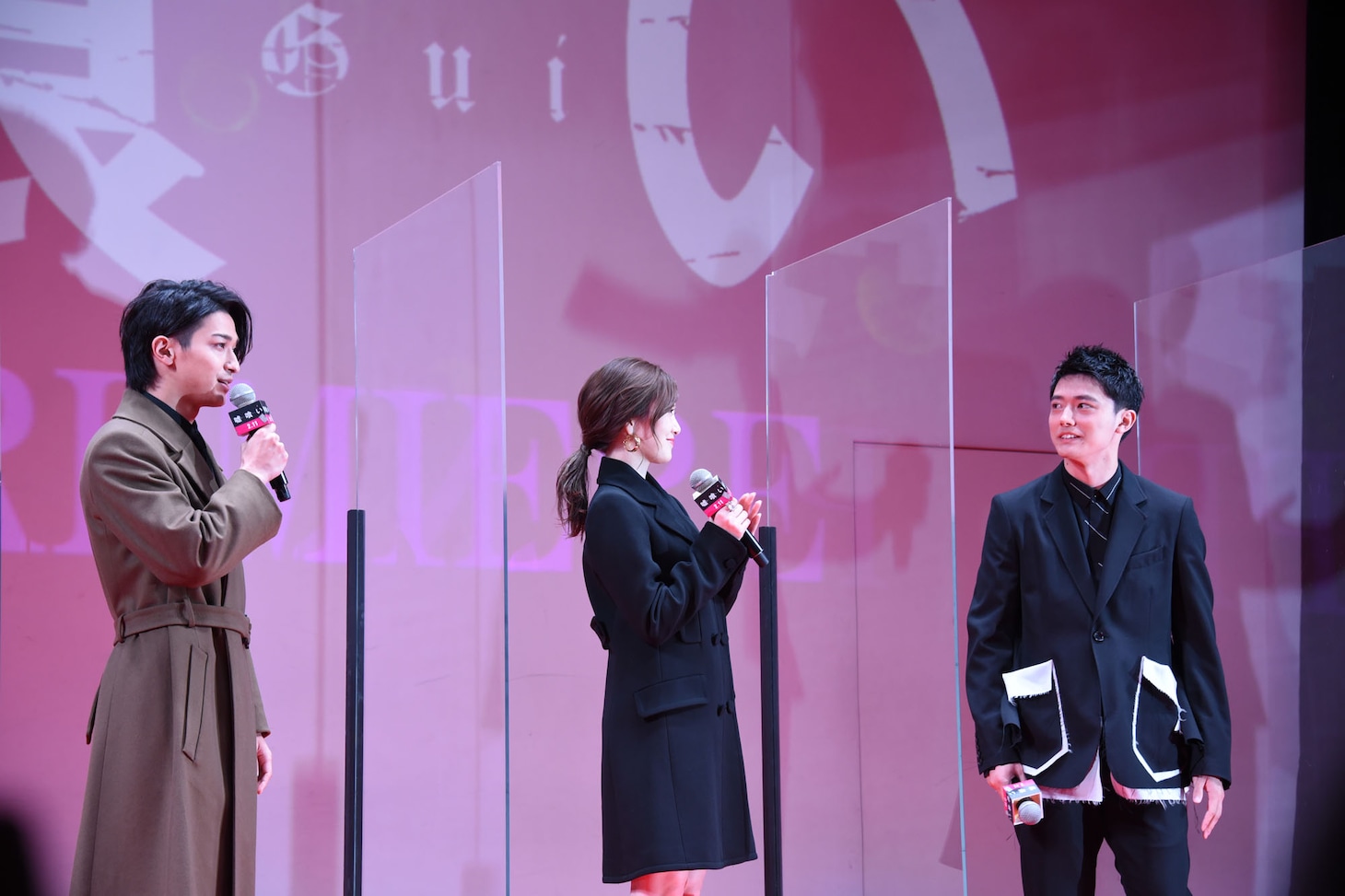 左から横浜流星、白石麻衣、櫻井海音。
