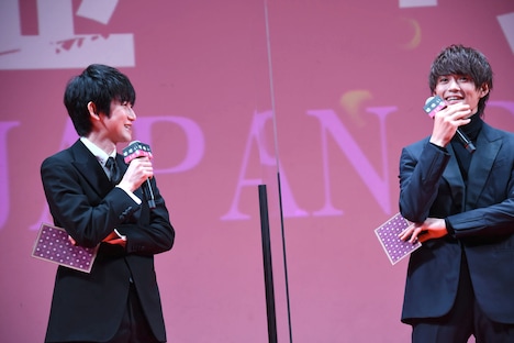 本郷奏多と佐野勇斗。