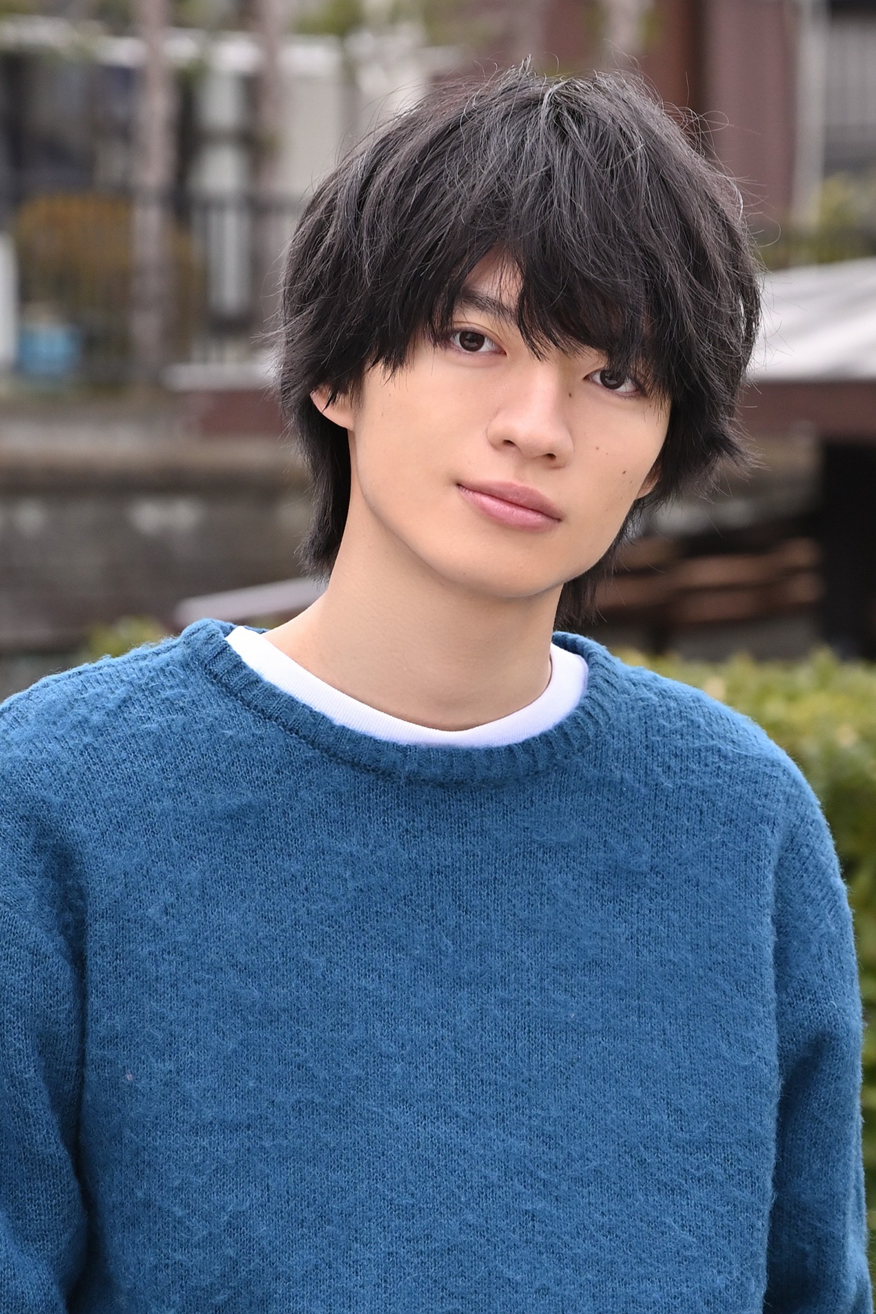 杢代和人扮する八重島桂太。