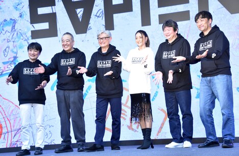 左から國光宏尚、佐藤祐市、堤幸彦、池田美優、本広克行、森谷雄。