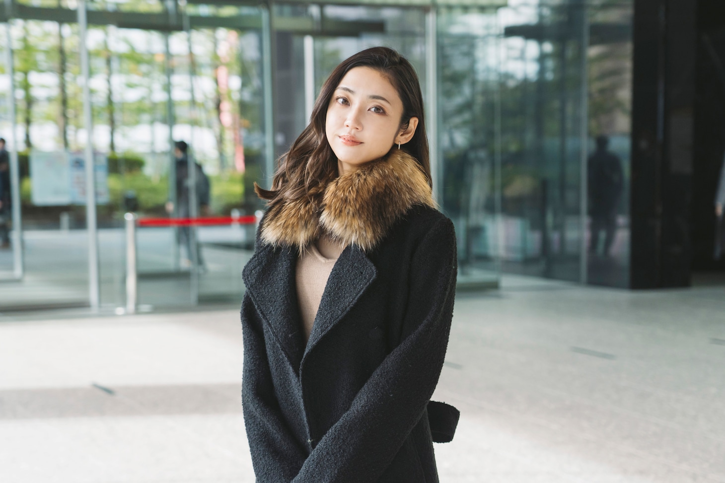山谷花純扮する松永裕美。