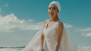 資生堂CM 「『美しさとは、人のしあわせを願うこと。』篇」より、前田美波里の出演カット。