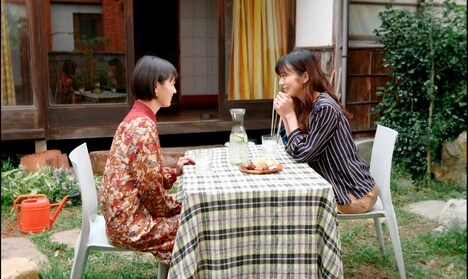 「クレマチスの窓辺」