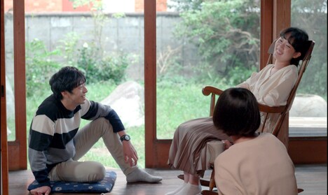 「クレマチスの窓辺」