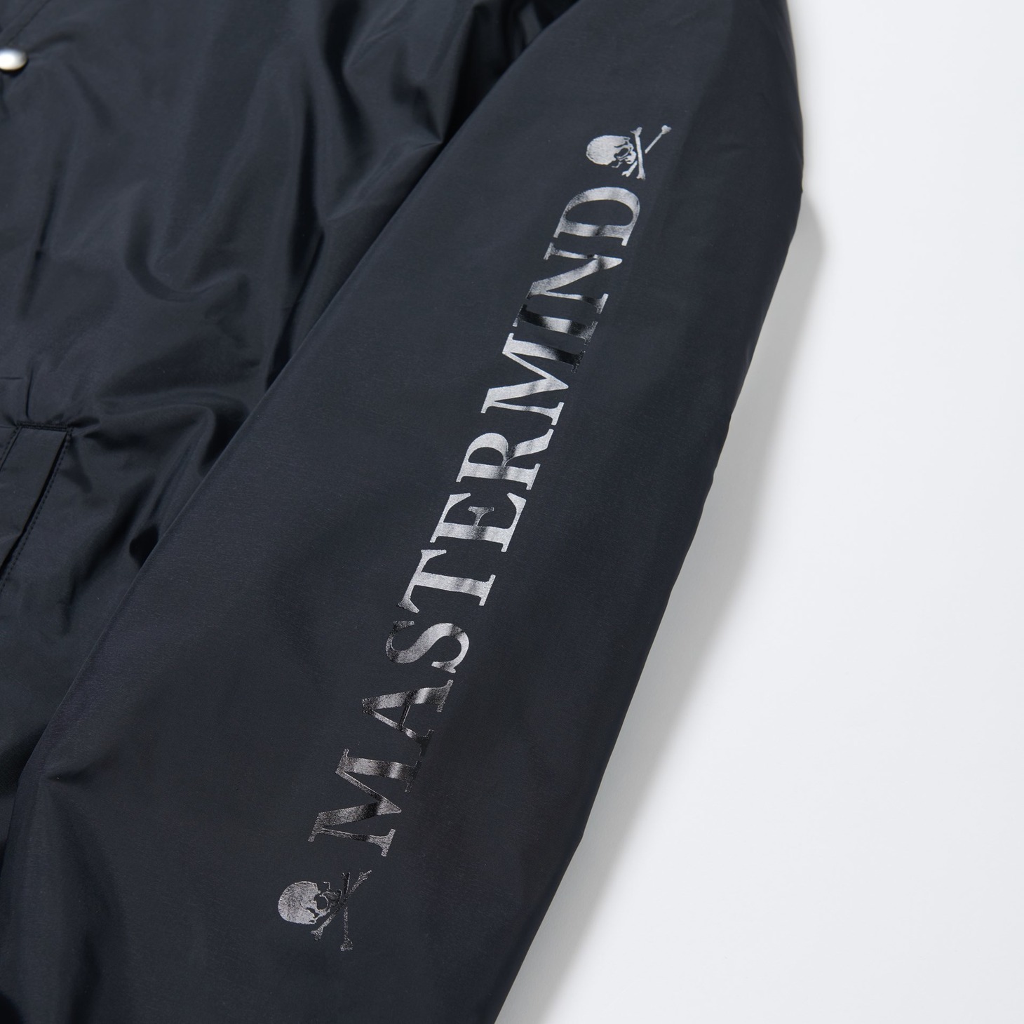 mastermind JAPAN x 仮面ライダー50周年記念コラボ コーチジャケット（税込2万5300円）