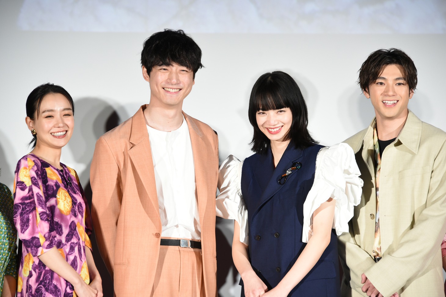 「余命10年」ジャパンプレミアの様子。左から奈緒、坂口健太郎、小松菜奈、山田裕貴。