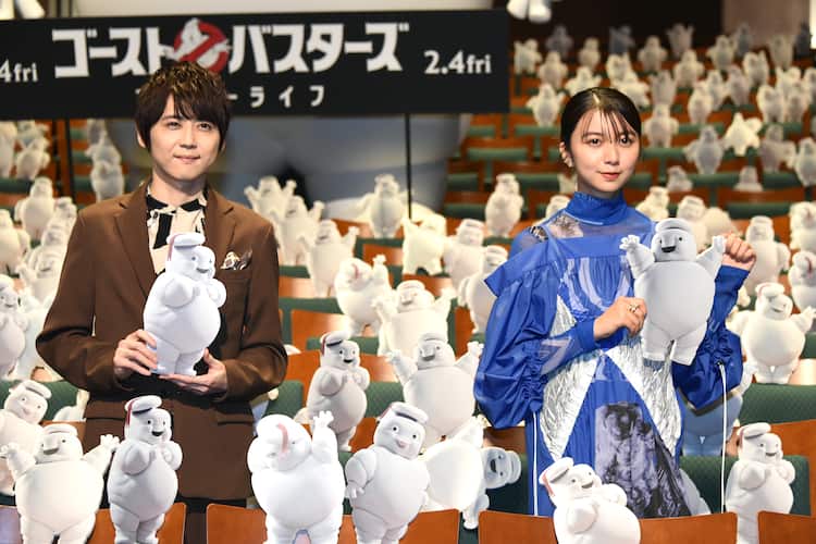 上白石萌歌と梶裕貴 ミニ マシュマロマンの大群にはしゃぐ 写真13枚 映画ナタリー