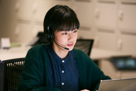 「PLAN 75」より、河合優実演じる成宮瑶子。