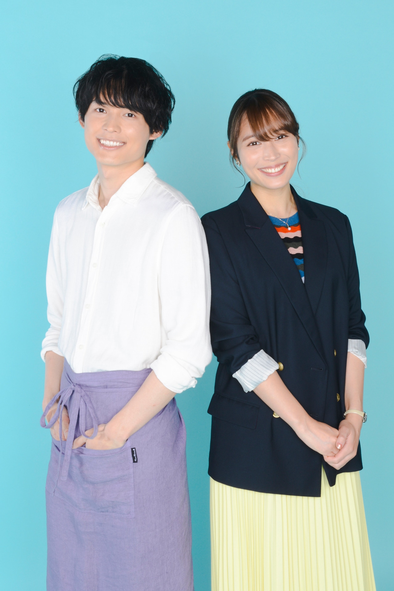左から長峰柊磨役の松村北斗、桜沢純役の広瀬アリス。