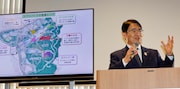 愛知県知事の大村秀章。