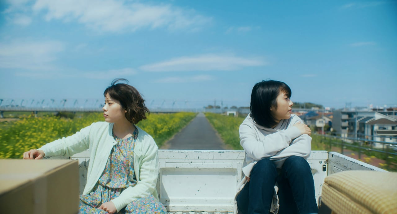 岸井ゆきのと浜辺美波の旅の途中「やがて海へと届く」本編シーン＆メイキング解禁