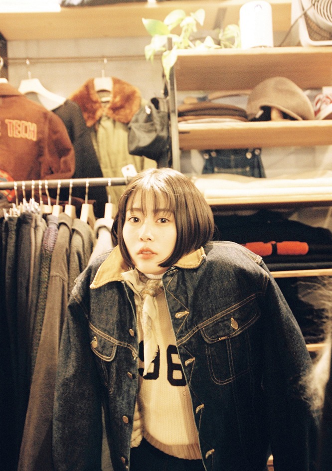 高畑充希フォトエッセイ「穴があったら入ります」中面（撮影 / タカコノエル）