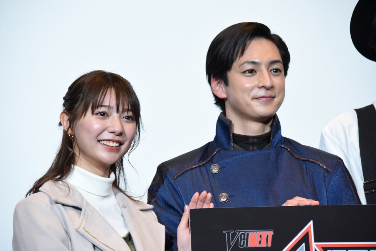 左から川津明日香、山口貴也。 - 内藤秀一郎が「仮面ライダーセイバー