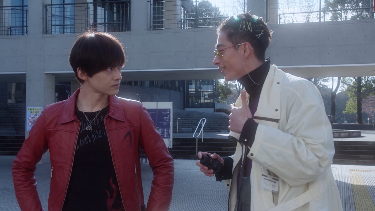 木ノ本嶺浩演じる照井竜（左）と、ジョージ・狩崎（右