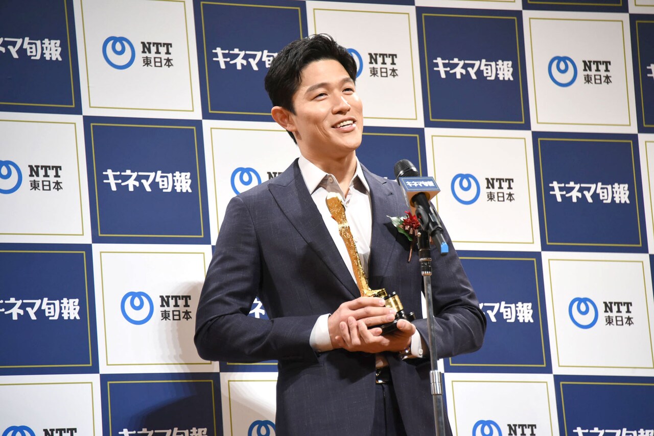 キネ旬助演男優賞の鈴木亮平「今日は特別な日」、助演女優賞は三浦透子へ