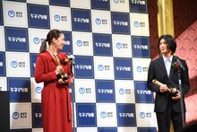 左から尾野真千子、和田庵。