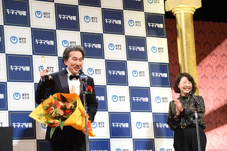 左から役所広司、「すばらしき世界」監督の西川美和。