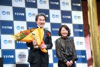 左から役所広司、西川美和。
