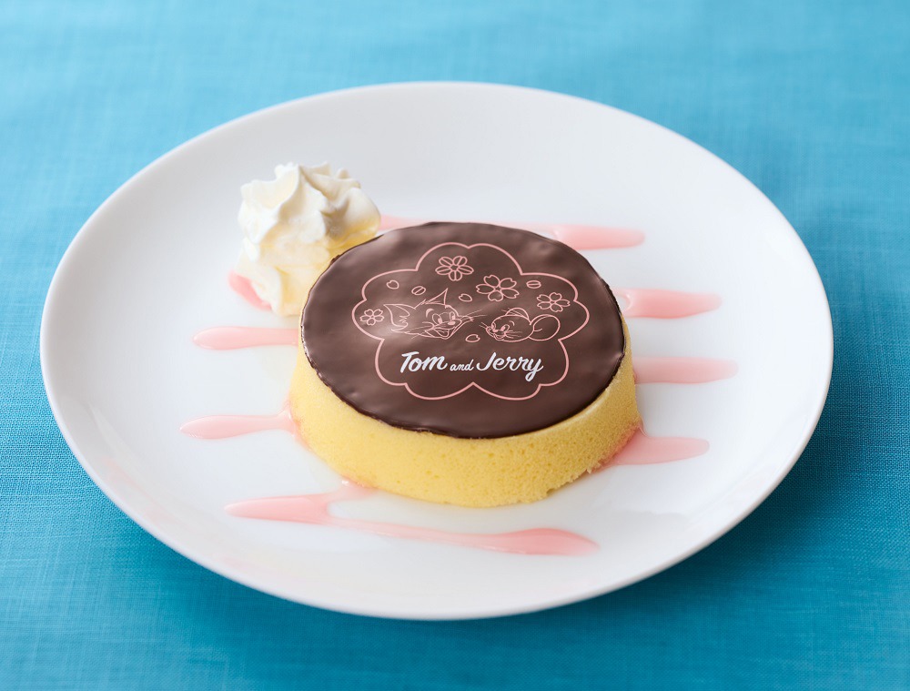 「トムとジェリー ふんわり桜チョコスフレケーキ」（税込792円）