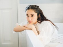 「堀田真由 2022-2023年カレンダー」より。