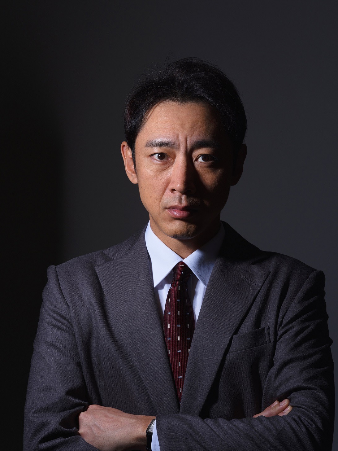 小泉孝太郎演じる萩崎竜雄。