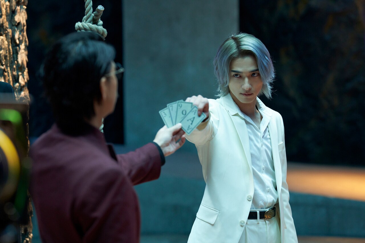 横浜流星と三浦翔平が死のババ抜き、「嘘喰い」メイキング映像