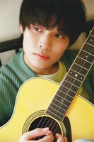 「兵頭功海 2022.4-2023.3カレンダー」12月のカットより。