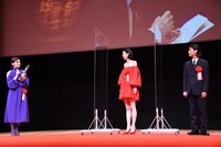 左から尾野真千子、片山友希、和田庵。