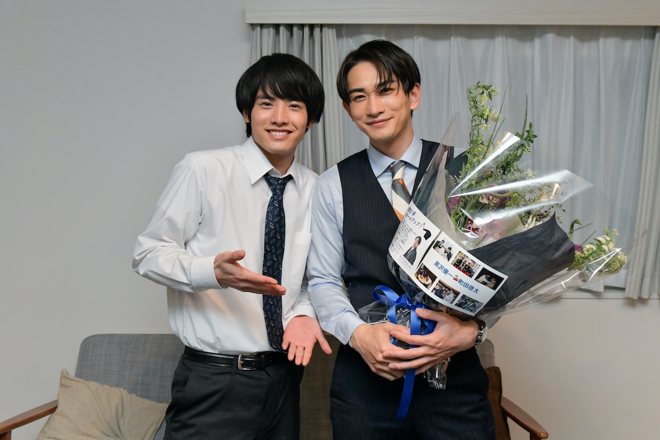 左から赤楚衛二、町田啓太。