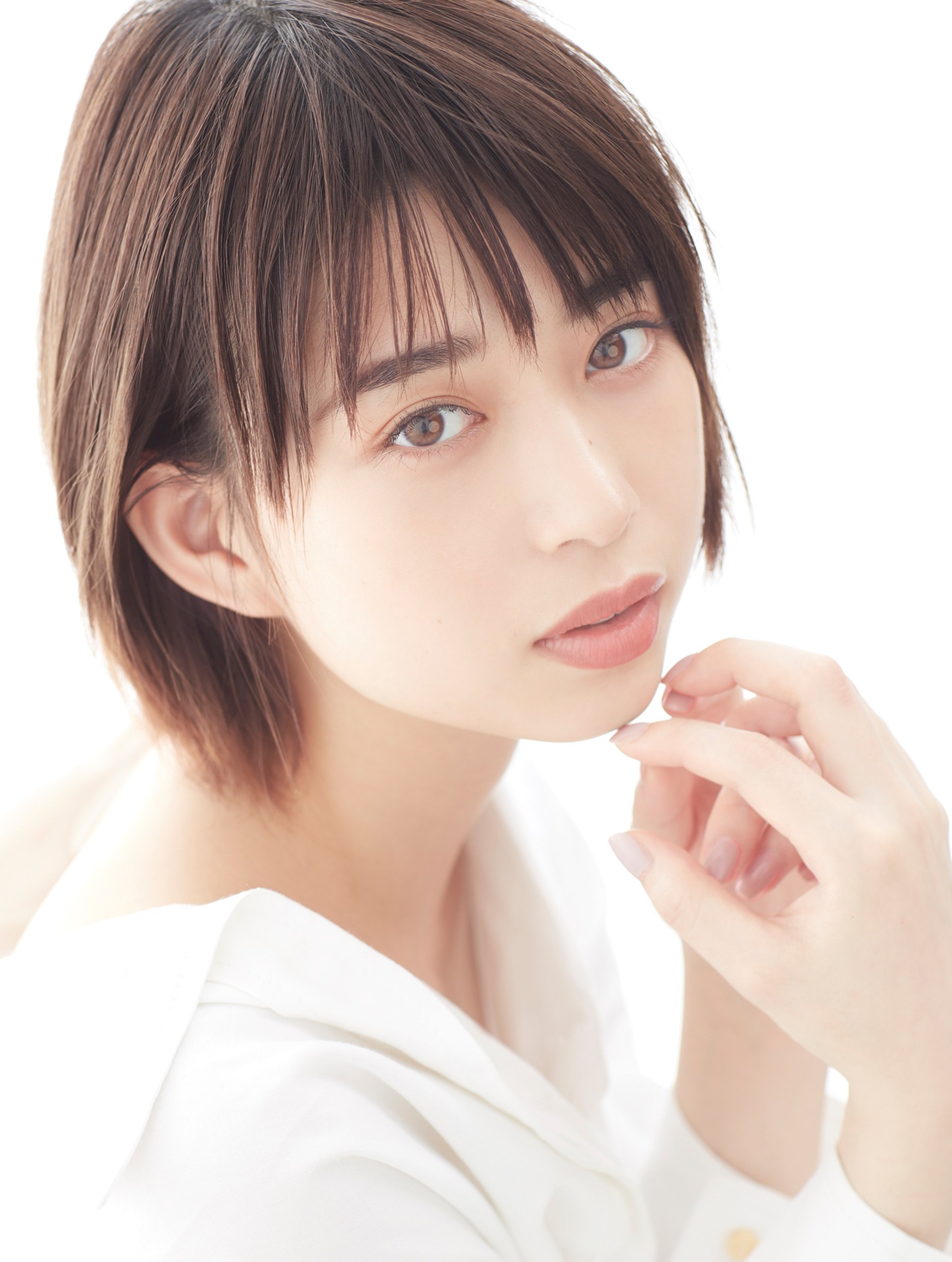 藤田深雪役の森川葵。