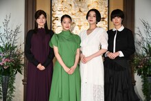 「津田梅子 ～お札になった留学生～」記者会見の様子。左から内田有紀、広瀬すず、池田エライザ、佐久間由衣。