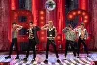 左から猪塚健太、伊藤あさひ、犬飼貴丈、ゆうたろう、塩野瑛久。