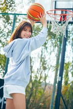 「工藤美桜 2022.4-2023.3 カレンダー」より。