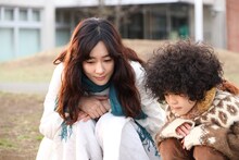 左から水川あさみ演じる美吉喜和、柊木陽太演じる幼い頃の久能整。