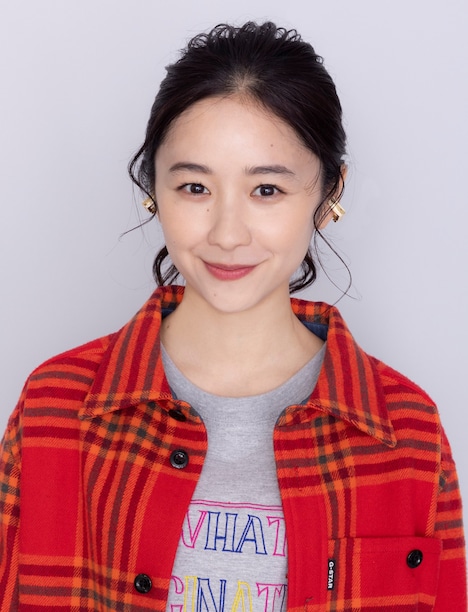 芹沢朋香を演じる堀田真由。