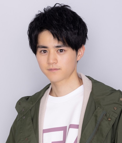 飛田匡を演じる鈴鹿央士。