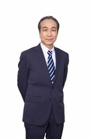 小日向文世演じる音無一六。