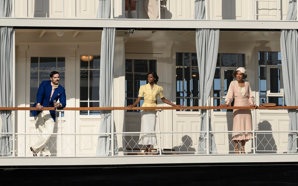 左からアリ・ファザル演じるアンドリュー、レティーシャ・ライト演じるロザリー、ソフィー・オコネドー演じるサロメ・オッタボーン。