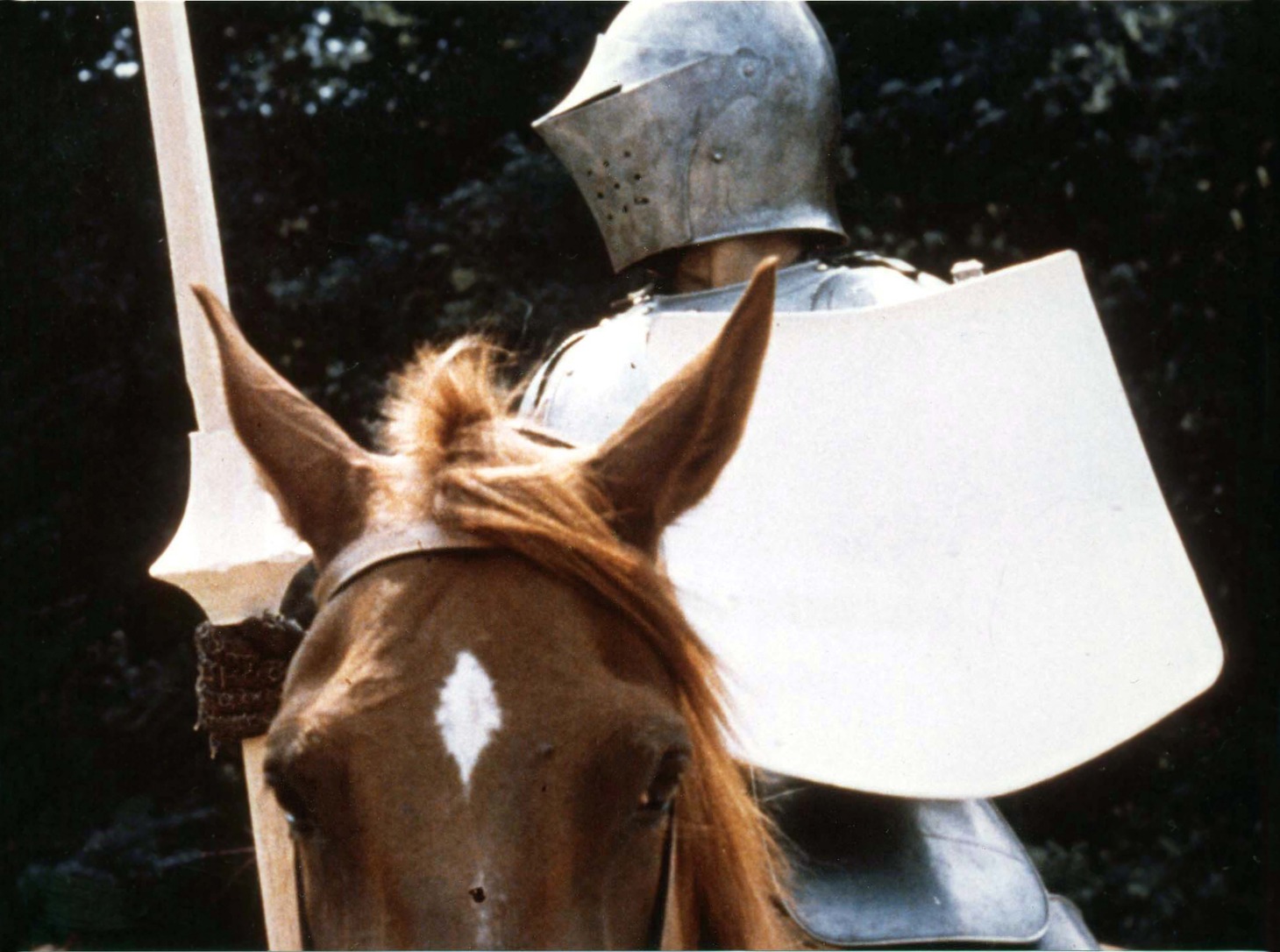 「湖のランスロ」 (c)1974 Gaumont / Laser Production / France 3 Cinema (France) / Gerico Sound (Italie)