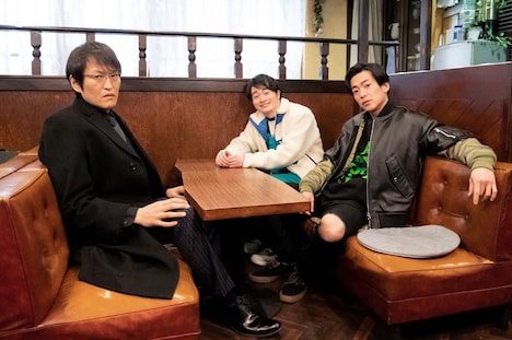 「新・ミナミの帝王」に出演する千原ジュニア（左）、森永悠希（中央）、大東駿介（左）。