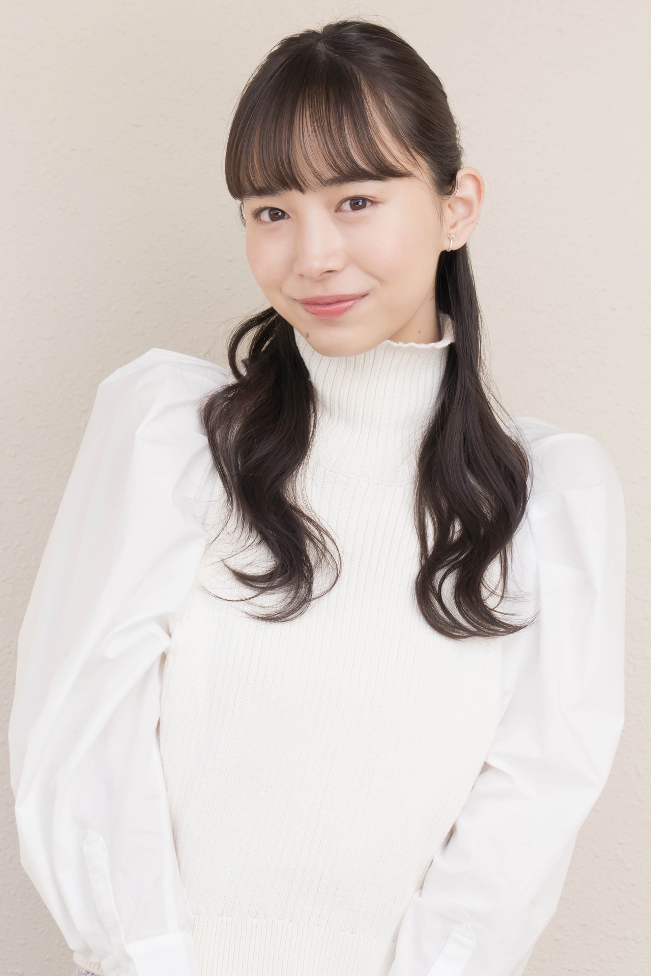 白川桃乃役の井桁弘恵 (c)「メンタル強め美女白川さん」製作委員会