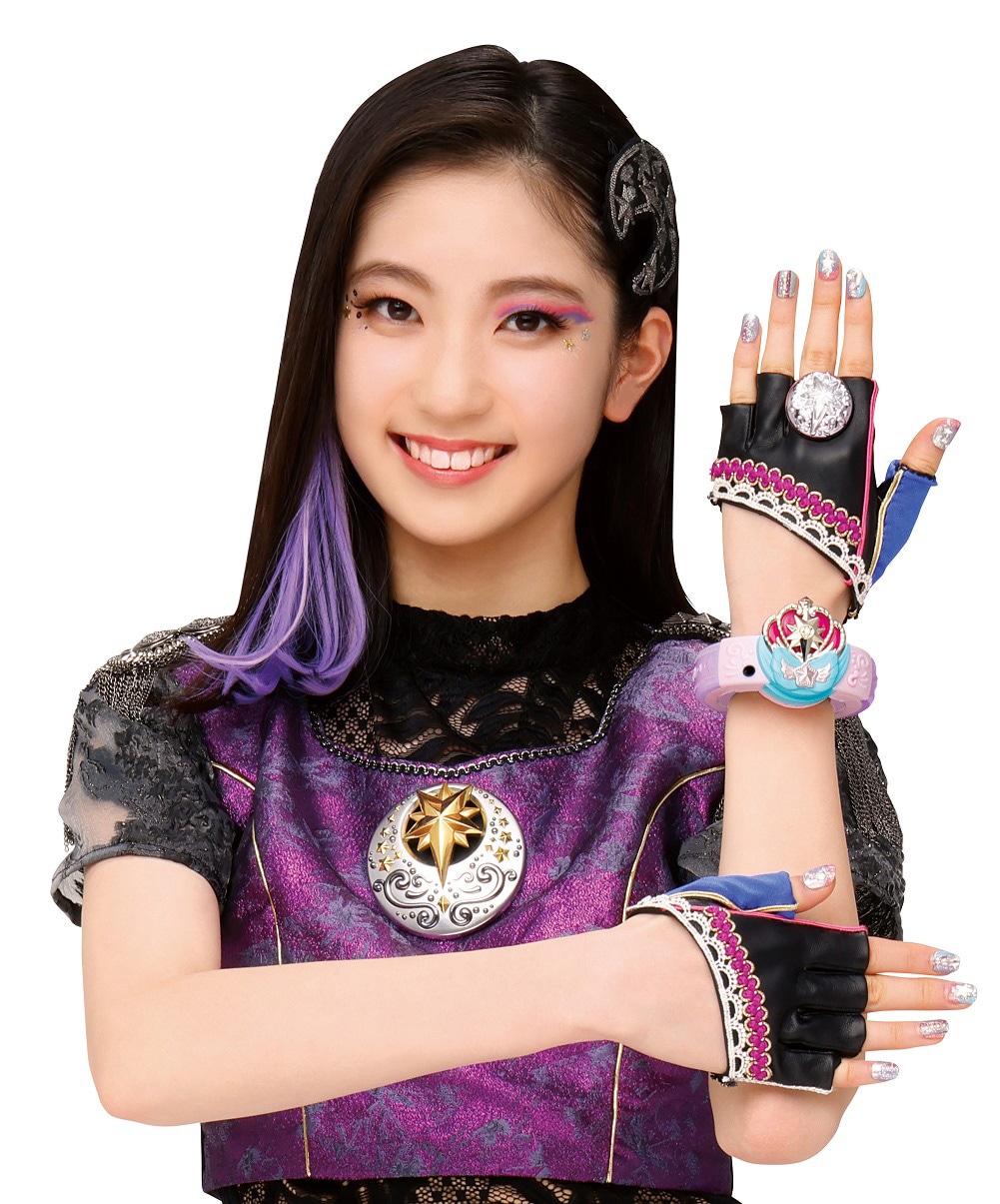 森朱里演じる星神凛音。
